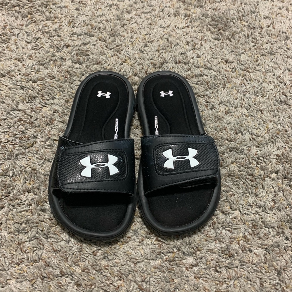 Under armour slides